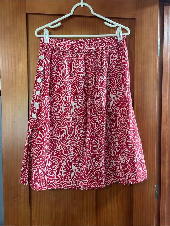 LOFT Dresses & Skirts - LOFT Red and White Floral A-Line Skirt with Side Buttons